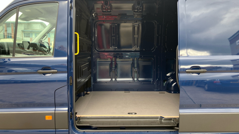 Volkswagen Crafter Cr35 Mwb Diesel 4Motion 2.0 TDI 177PS Commerce Plus Low Roof Van Auto